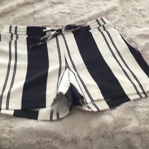 INC NWOT shorts